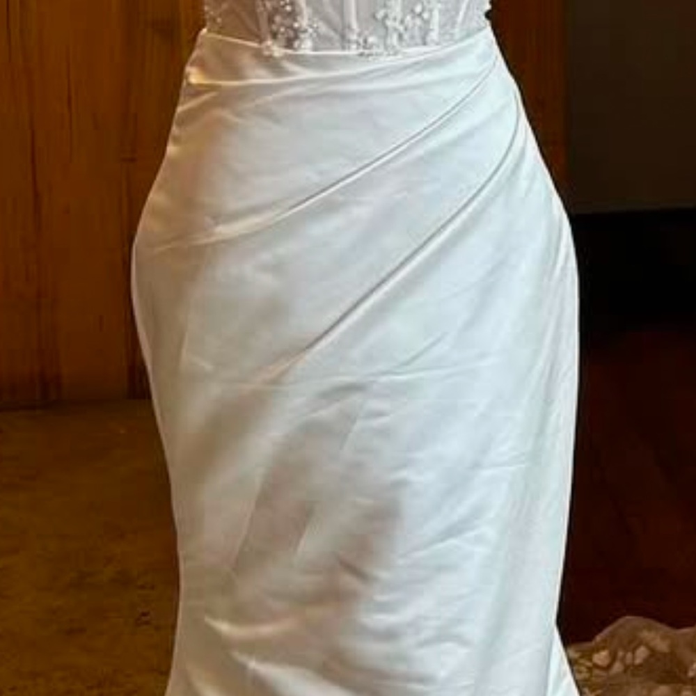 Brand new wedding dress by Willow & Winter - Picture 3 of 5